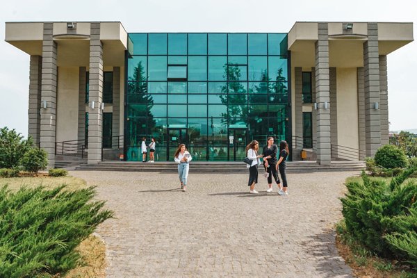 Grigol Robakidze University (GRUNI)